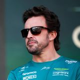 Aston Martin hat sich kurz vor dem Saisonstart zum Überraschungsteam entwickelt. Die Eindrücke aus den Testfahrten legen nahe, dass das Team des Milliardärs Lawrence Stroll, dessen Sohn Lance (l.) einer der beiden Piloten ist, den größten Sprung gemacht hat. Offenbar ist Aston Martin schnell genug, um den etablierten Teams von Mercedes und Ferrari ernsthafte Konkurrenz zu machen. Der neue Fahrer und Nachfolger von Sebastian Vettel heißt Fernando Alonso, mit 41 Jahren der Methusalem der Formel 1. Gut möglich, dass der alte Haudegen und zweimalige Weltmeister in der neuen Saison das eine oder andere Mal auf das Podium steigt.