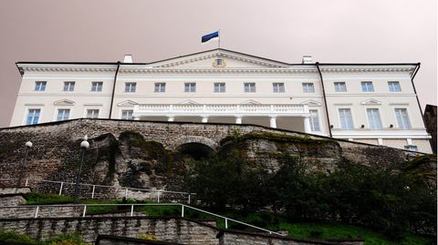 Das Schloss Toompea in Tallinn ist der Sitz von Estlands Parlament, dem Riigikogu