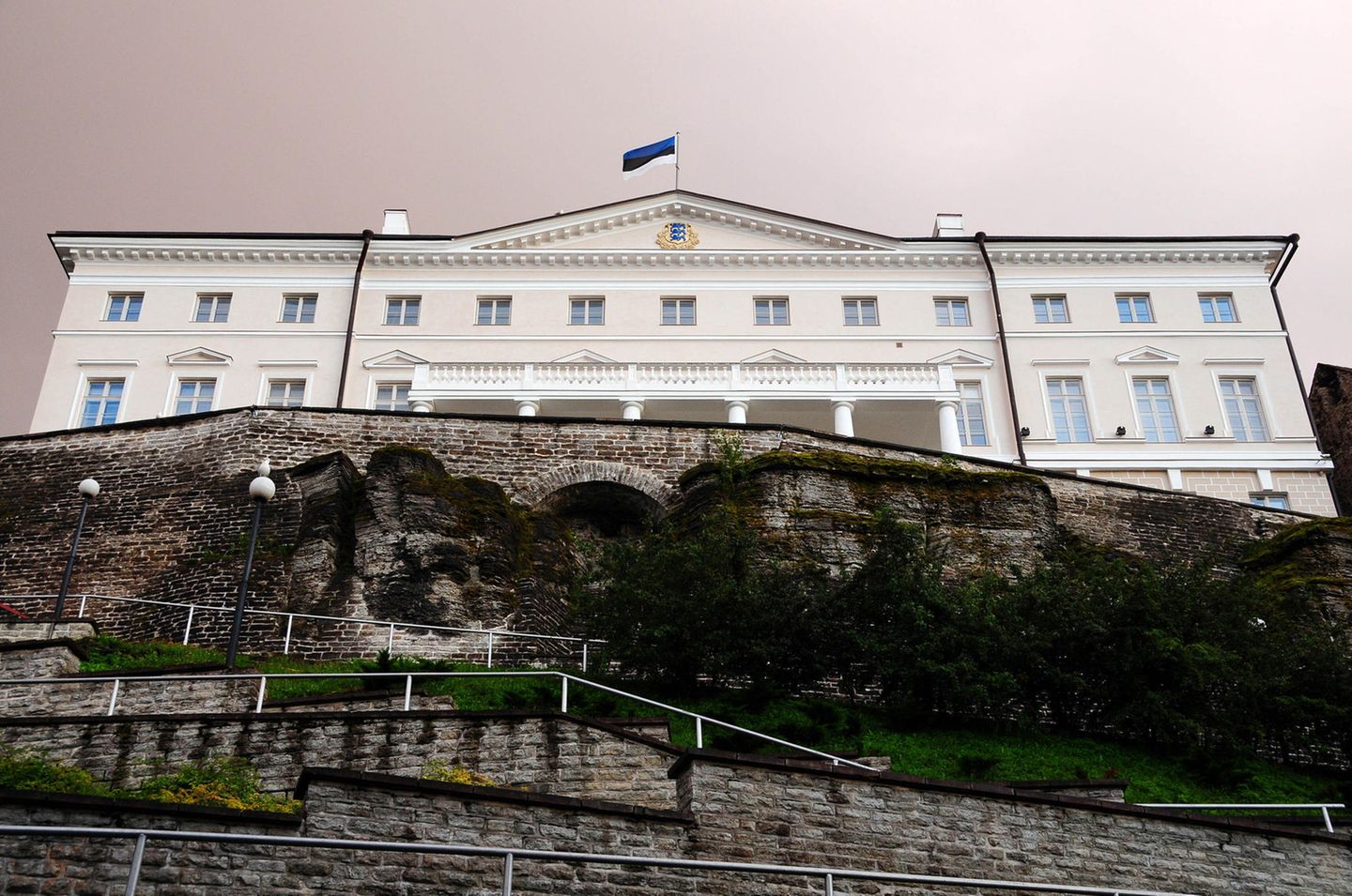 Estland vor der Wahl: Vertreiben rechtsextreme Populisten Kaja Kallas? Das Schloss Toompea in Tallinn ist der Sitz von Estlands Parlament, dem Riigikogu