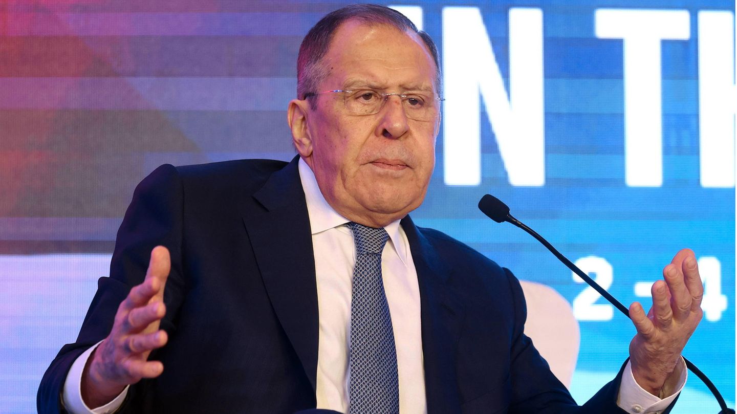 Sergey Lavrov wants to do propaganda in India and is laughed at