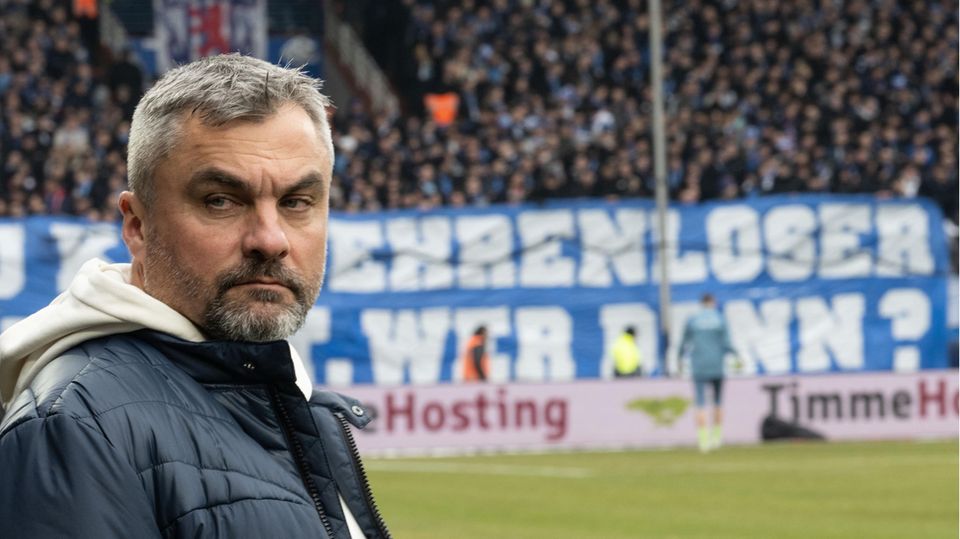 Schalke-Trainer Thomas Reis vor dem Spiel