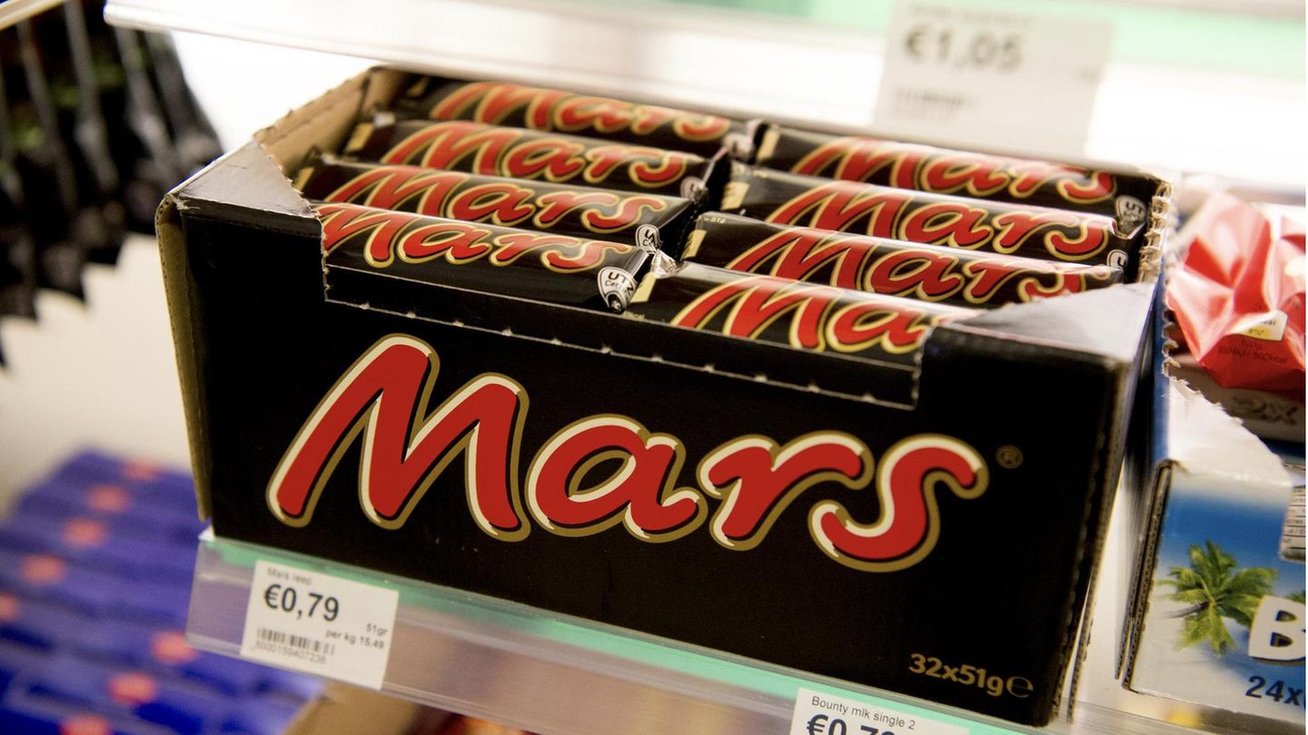 Edeka throws “Mars”, “Whiskas”, “M&Ms” off the shelves permanently