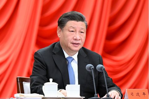 Nationaler Volkongress: Xi Jinping mit Teetassen