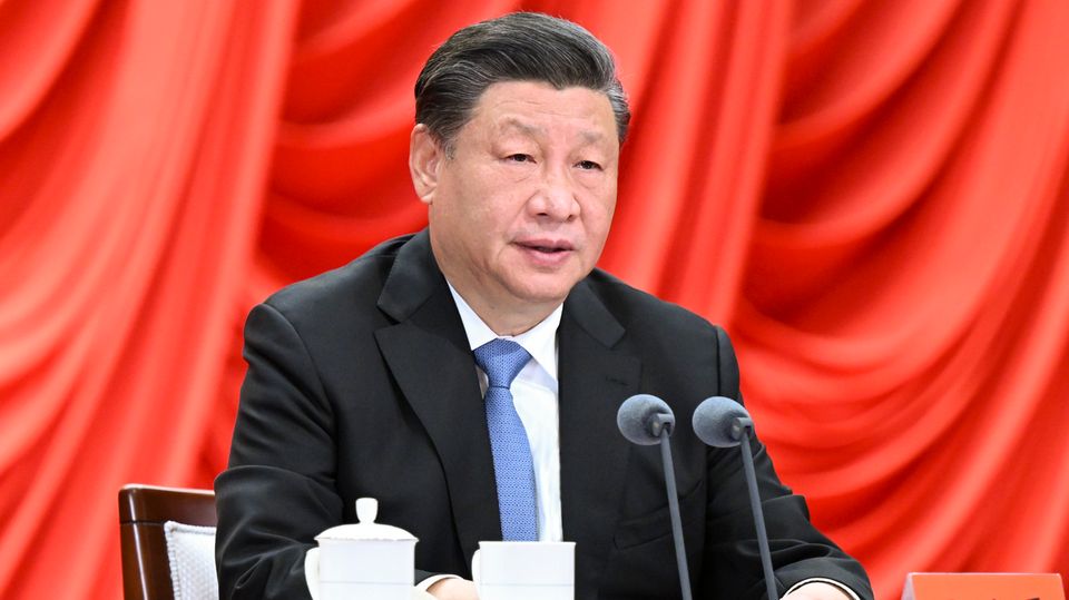 Nationaler Volkongress: Xi Jinping mit Teetassen
