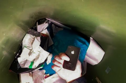 IPhones aus dem Müllcontainer: Dieser Brite verdient mit Containern seinen Lebensunterhalt