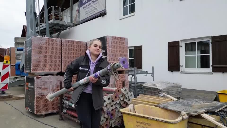 Video: Von der Physiotherapie auf die Baustelle – Maurerin Vanessa packt an