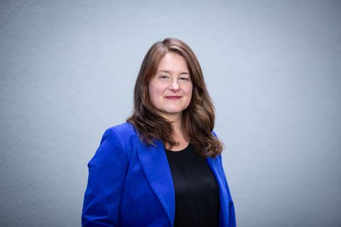 Die Journalistin Birte Meier, die sich für Equal Pay einsetzt, aufgenommen im Porträt
