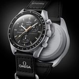 Swatch Moonswatch Bioceramic Moonshine Gold Uhr