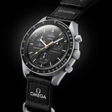 Swatch Moonswatch Bioceramic Moonshine Gold Aufmacher