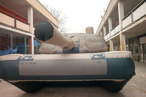 Nachbildung eines Kampfpanzers westlicher Bauart