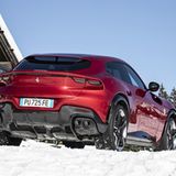 Die Fahrhöhe kann mit einer aktiven Federung angehoben und abgesenkt werden