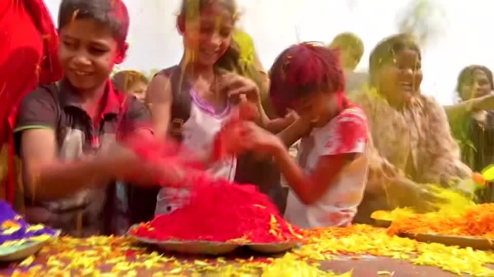 Video: Holi-Feierlichkeiten in Indien