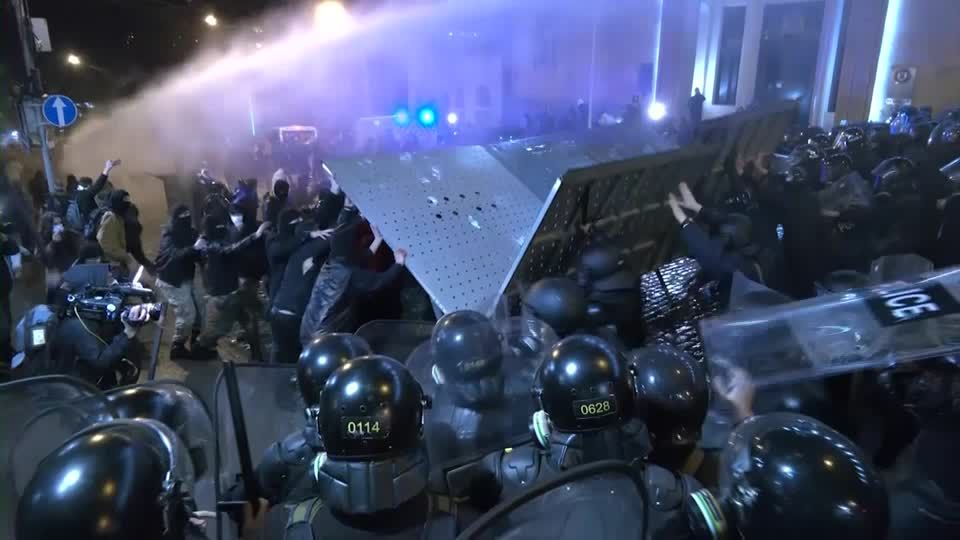 Video: Georgien: Proteste gegen geplantes Gesetz halten an
