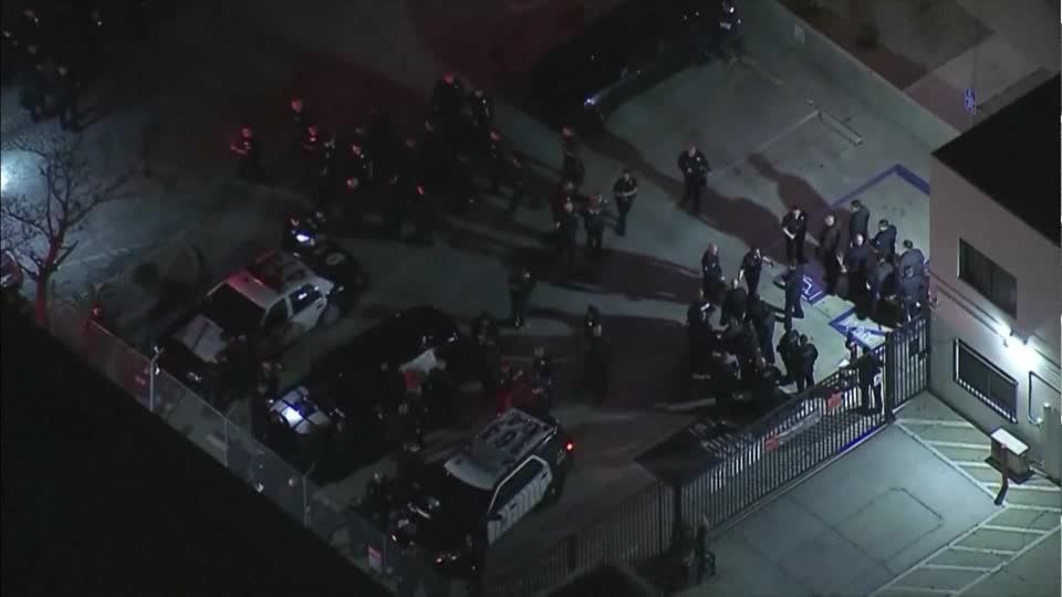 Video: Los Angeles: Verletzte und ein Toter bei Polizeieinsatz