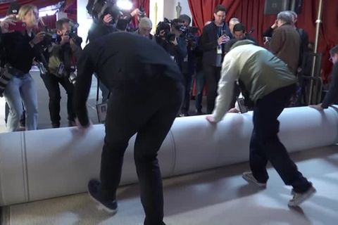 Video: Champagnerfarben statt rot: Oscars-Verleihung in diesem Jahr mit neuem Teppich