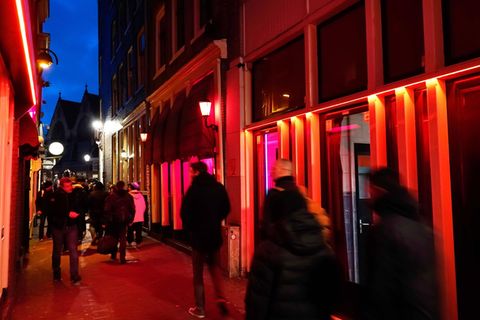 Rotlichtbezirk De Wallen in Amsterdam