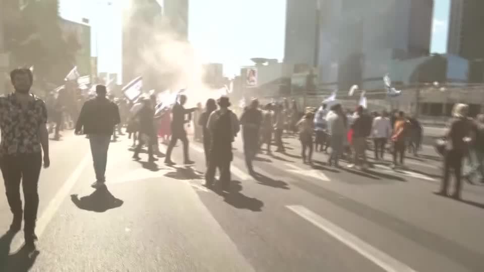 Video: Straßensperren und Nationalflaggen - anhaltende Proteste in Israel gegen Justizreform