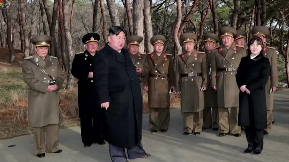 Video: Nordkorea: Kim Jong Un beaufsichtigt Artilleriemanöver