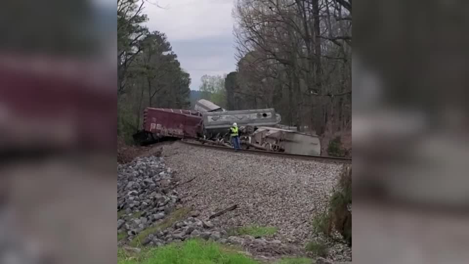 Video: US-Bahngesellschaft im Fokus: Dritte Entgleisung innerhalb weniger Wochen