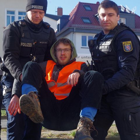 Daniel Eckert bei einer Klimaaktion