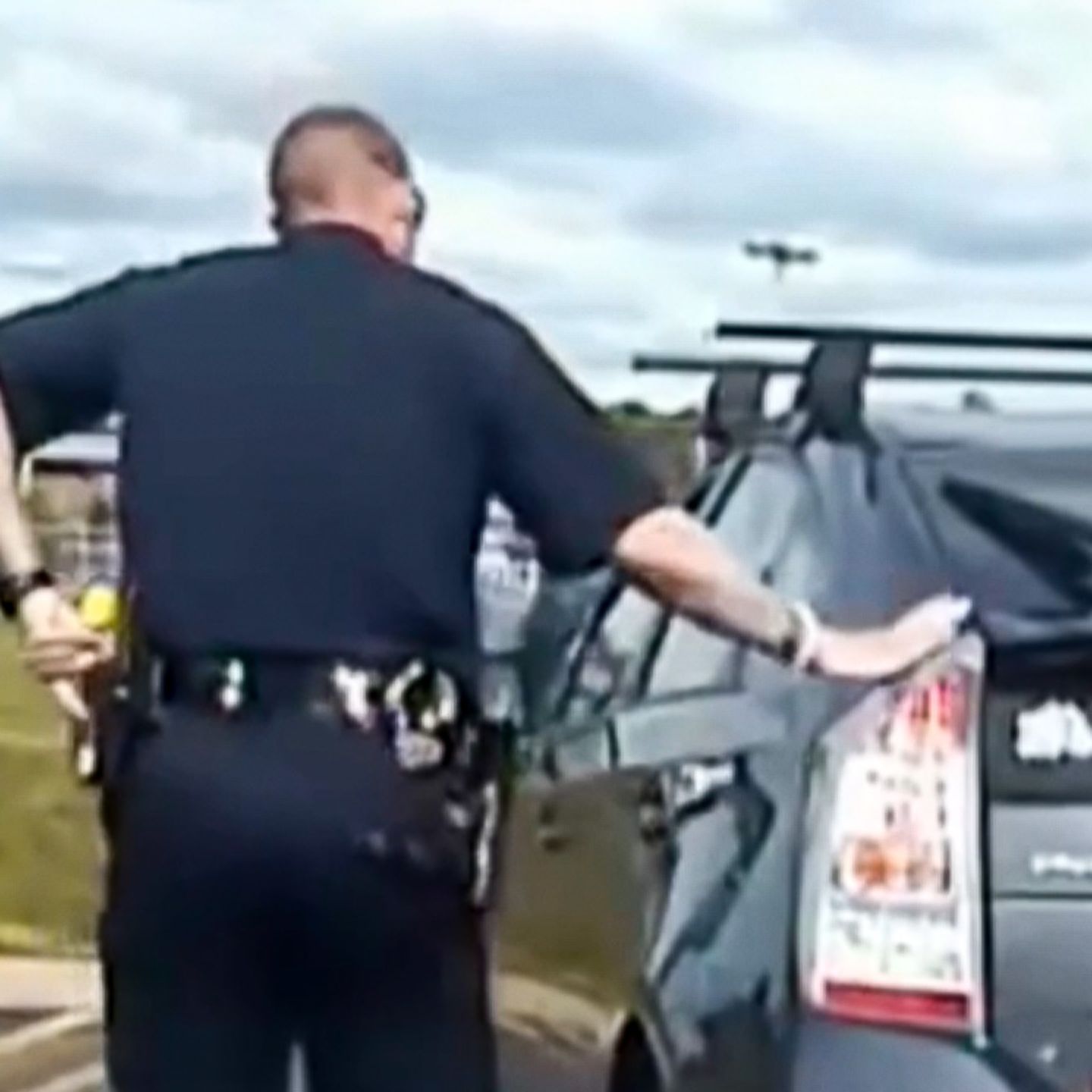 Warum US-Cops das Fahrzeug-Heck bei einer Verkehrskontrolle berühren