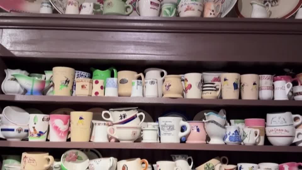 Video: Alle Tassen im Schrank