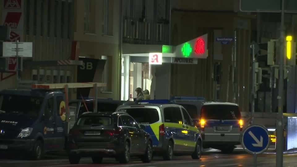 Video: Geiselnahme beendet: Polizei in Karlsruhe nimmt Verdächtigen fest