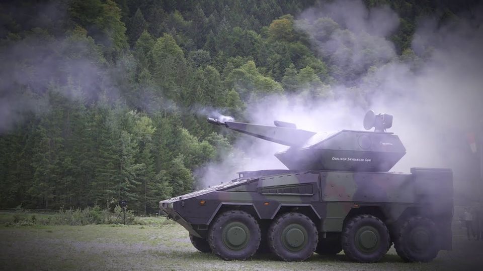 Der Skyranger-Turm auf einem Boxer-Radpanzer.