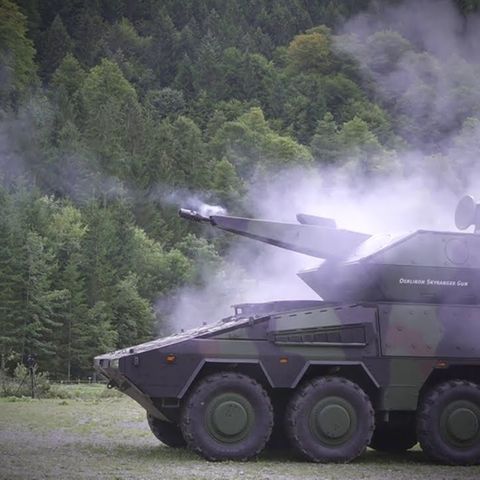 Der Skyranger-Turm auf einem Boxer-Radpanzer.