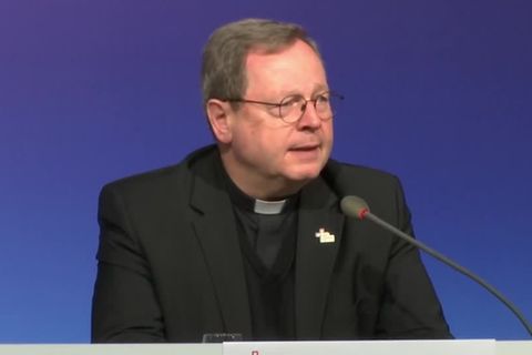 Video: Bischof Bätzing - Synodaler Weg führt nicht zu Spaltung