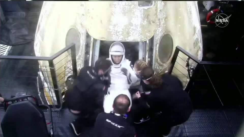 Video: Landung vor Florida: ISS-Crew-Mitglieder sicher zurück Video: Landung vor Florida: ISS-Crew-Mitglieder sicher zurück