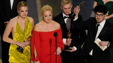 Ehefrau von Alexej Nawalny nimmt den Preis für den besten Dokumentarfilm bei der Oscar-Verleihung entgegen