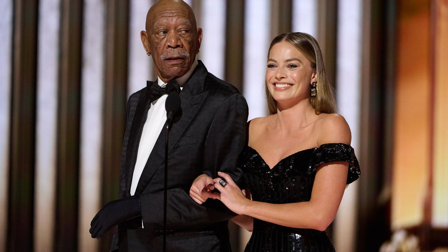 Morgan Freeman: That’s why he wore a single glove at the Oscars