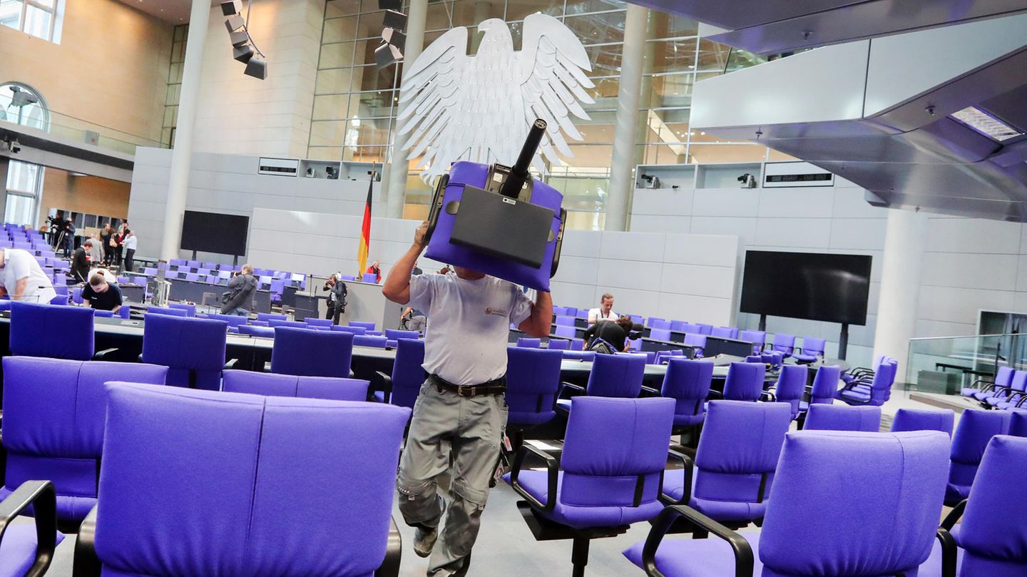 Im Bundestag werden die Stühle neu verteilt