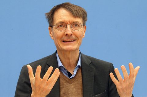Karl Lauterbach (SPD), Bundesminister für Gesundheit, bei einer Pressekonferenz