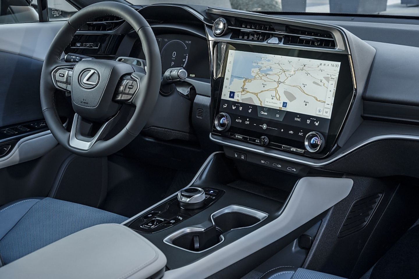 Lexus RZ 450e