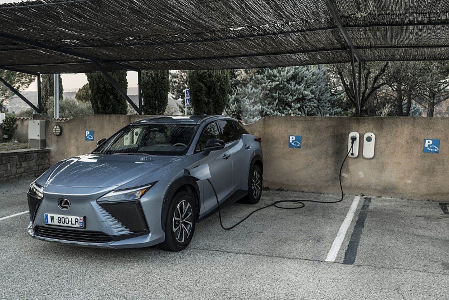 Lexus RZ 450e