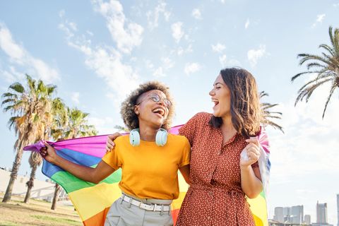 Mitglieder der LGBTQI+-Community reisen immer sicherer durch die Welt.