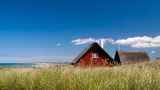 Eine einsame Hütte in den Dünen mit Blick aufs Meer, das ist ein typischer Dänemark-Urlaub. Und unser nördliches Nachbarland gilt auch bei der LGBTQI+-Community als sehr offen und tolerant. Nicht umsonst landet Dänemark auf Platz fünf. 