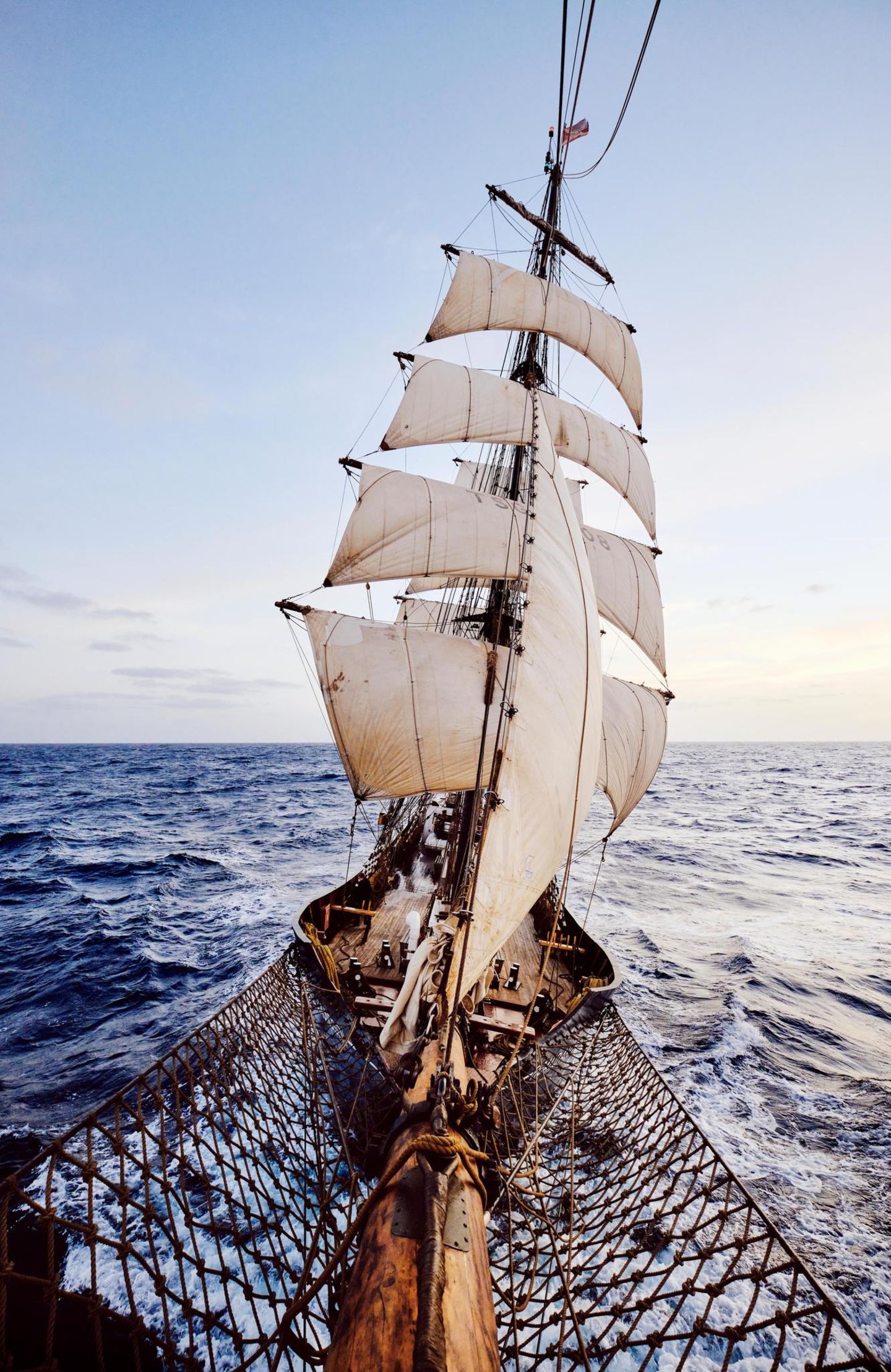 Segeln: Die Roald Amundsen zum Sonnenaufgang