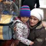 Anna auf einem Bild mit Mutter Olga