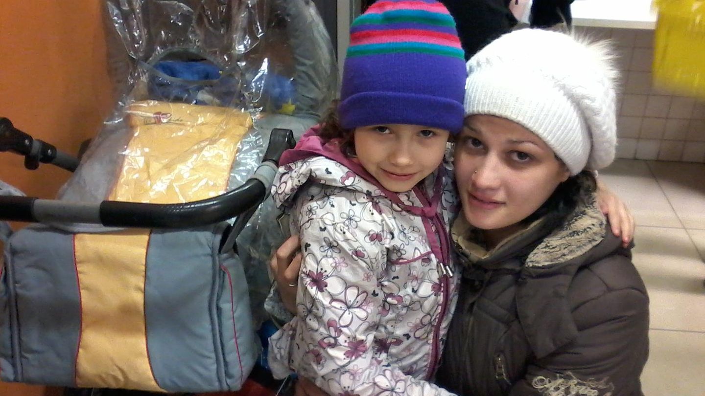 Anna auf einem Bild mit Mutter Olga Anna auf einem Bild mit Mutter Olga
