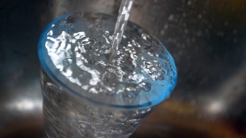 Prostatakrebs: Ein Glas mit Leitungswasser