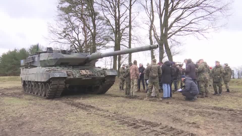 Video: Leopard-II-Crashkurs für Ukrainer vor Abschluss Video: Leopard-II-Crashkurs für Ukrainer vor Abschluss