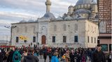 Inflation in er Türkei: Menschen shoppen in Istanbul