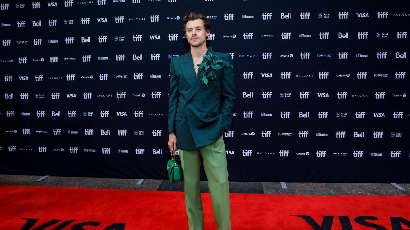 Männermode: Harry Styles fotografiert während des Toronto International Film Festival