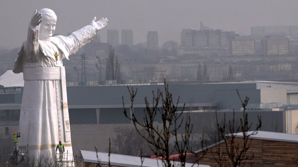 Im polnischen Czestochowa steht eine der größten Statuen von Papst Johaness Paul II.