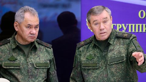 Russlands Verteidigungsminister Sergej Schoigu (.) und sein oberster Soldat, Generalstabschef Waleri Gerassimow