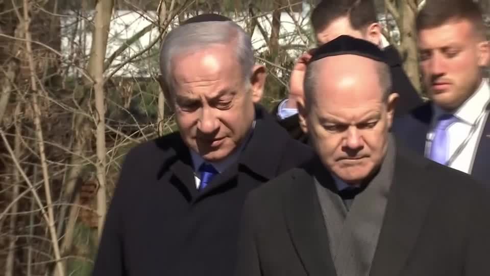 Video: Netanjahu und Scholz besuchen Holocaust-Gedenkstätte Gleis 17