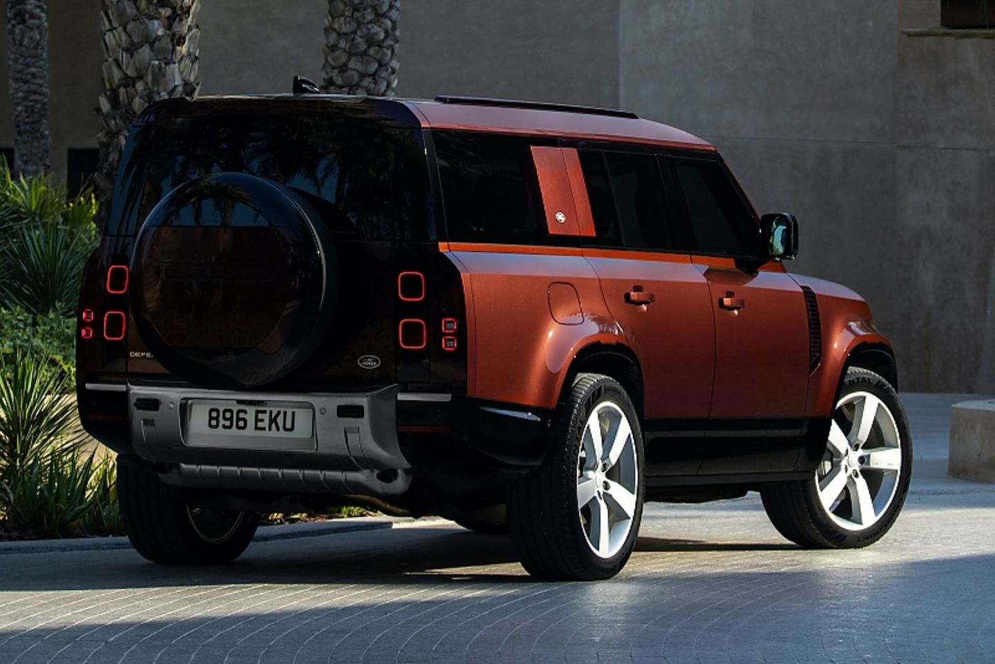 Land Rover Defender 130
